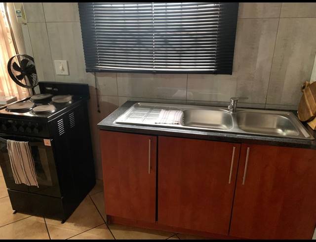 2 BEDROOM HOUSE FOR SALE IN VANDERBIJLPARK CE 3